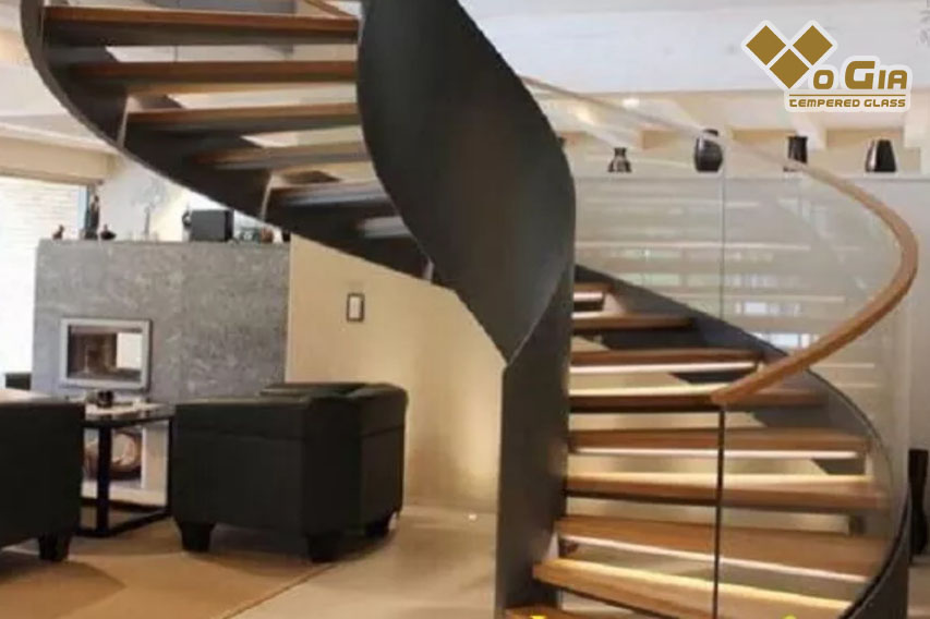 Cầu thang sắt dạng xoắn ốc - Điểm nhấn cho căn nhà thêm hoàn hảo