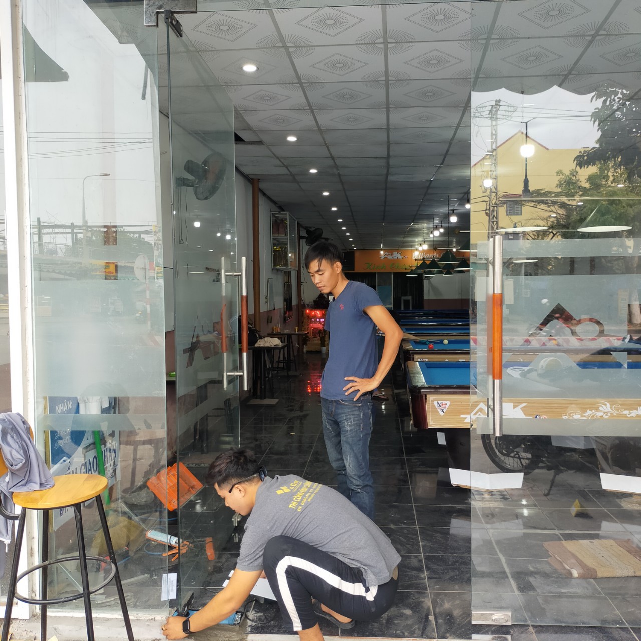 Sửa cửa kính cường lực tại Đà Nẵng